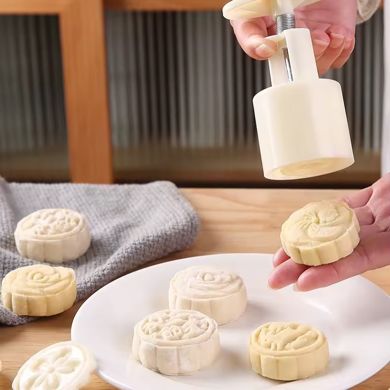 بيتك يحتاج لمسة
تعال لـ لمسة للأدوات المنزلية 💛
كلشي تحتاجه للبيت بمكان واحد!
🩶متوفر قالب الكليجة
🩶السعر1000 القطعة
قدور 🍲
صواني 🍽️
ترتيب وتنظيم 🧺
هدايا وأفكار حلوة 🎁

أسعار تنافس السوق 👌
وتوصيل داخل كربلاء وجميع المحافظات 🚚

📍 الهندية – شارع أبو جوعانة – مقابل مكتبة الودق
📞 ***********
📞 ***********

✨ بيتك يستاهل لمسة ✨

#لمسة #كربلاء #الهندية #ادوات_منزلية #عروض توصيل تجهيز_بيت
