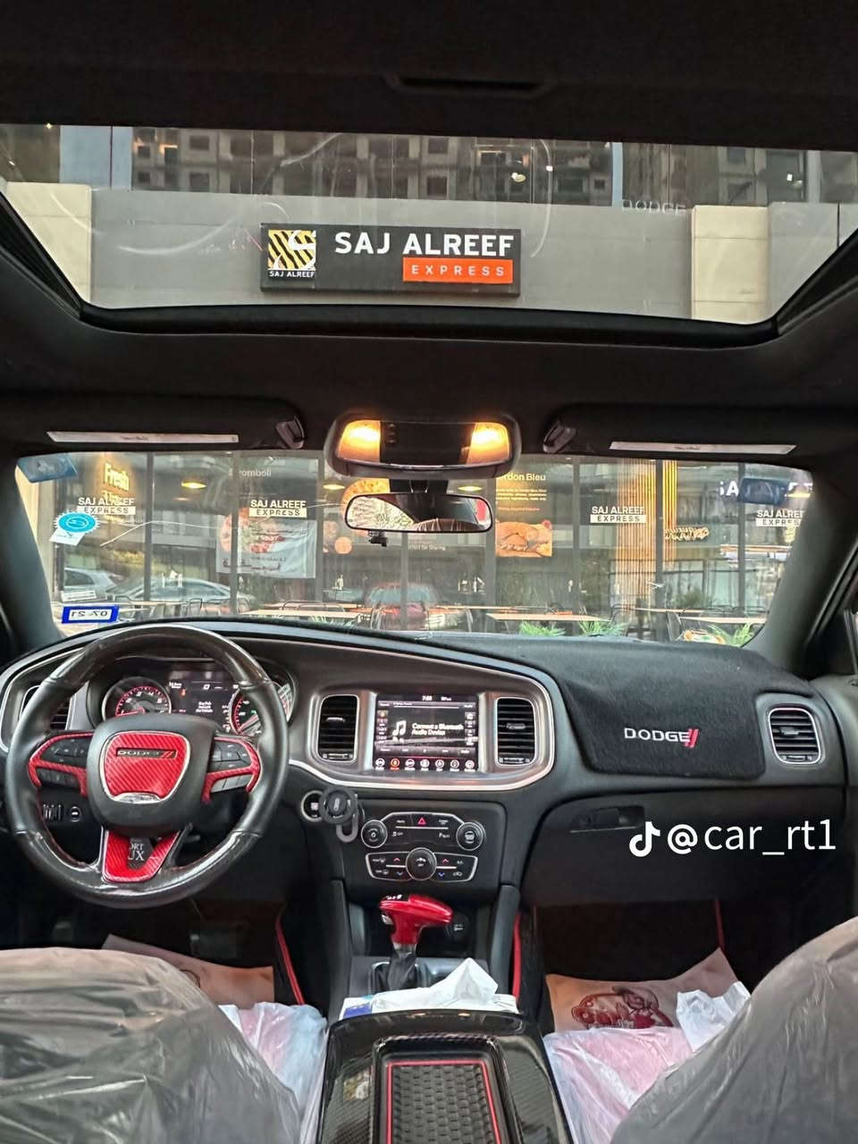 السلام عليكم شباب دوج جارجر لون مميز صور الحادث بالمنشور سعرها قفل 180 موديل 2021 الخاص مقفل الاستفسار اتصل ‭0782 915 5914‬
