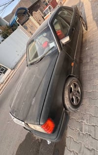 مرسيدس ٣٠٠ E • ١٩٨٩ • رقم بغداد