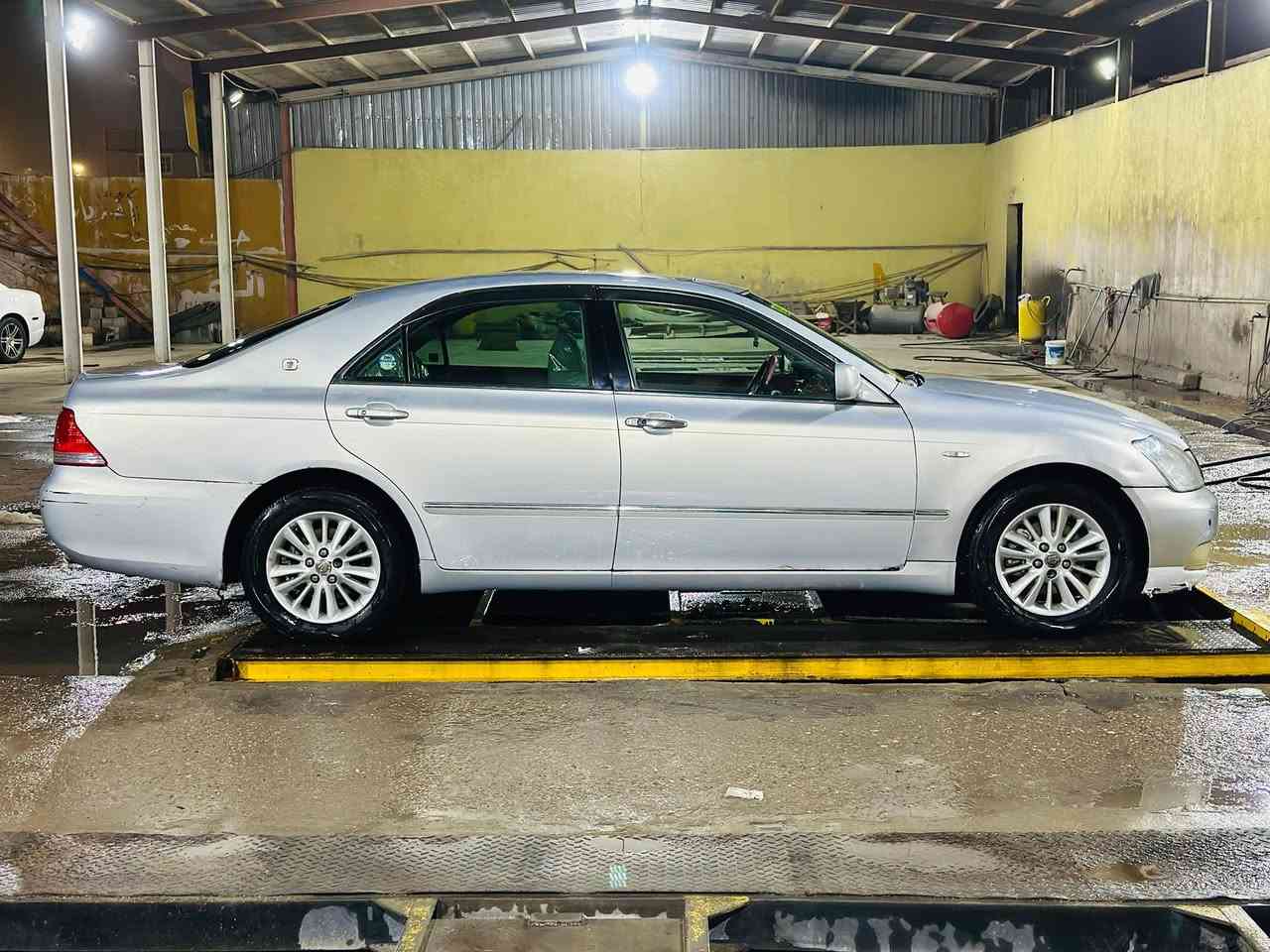 سلام عليكم للبيع او مراوس شاهينه أدوات كصه قماره فقط 2004 اللون بحري ماشيه 80الف
6بصمات رقم سليمانيه وسنويه  دخول جديد شرط   شاصي 180 محرك V6✈️
الاكزوزات 2 
مواصفات 2 دكم 
كشنات  حضن + تدفئه + تبريد+ تحكم كهربائي بالمري 
تبريد قطعتين سبلت
تحكم ستيرن بالكامل 
مري شفط  + ترحيب عند الاقتراب
كامره خلفيه دواره 
ويل رياضي  
جام اوتو بالكامل 
مثبت سرعه 
لايت زنون 🔦
نضام سبورت✈️ 
فتحه سقف سلايت 
داخل صاجي  
السياره جديده بعده بريحه اليابان  احله من الصور   نصبته كلش حلوه ومكفوله من ضربه جاهزه حداده وكهربائيات مابيه اي نقص مكان الناصريه مركز  السعر 43 
رقمي ***********
