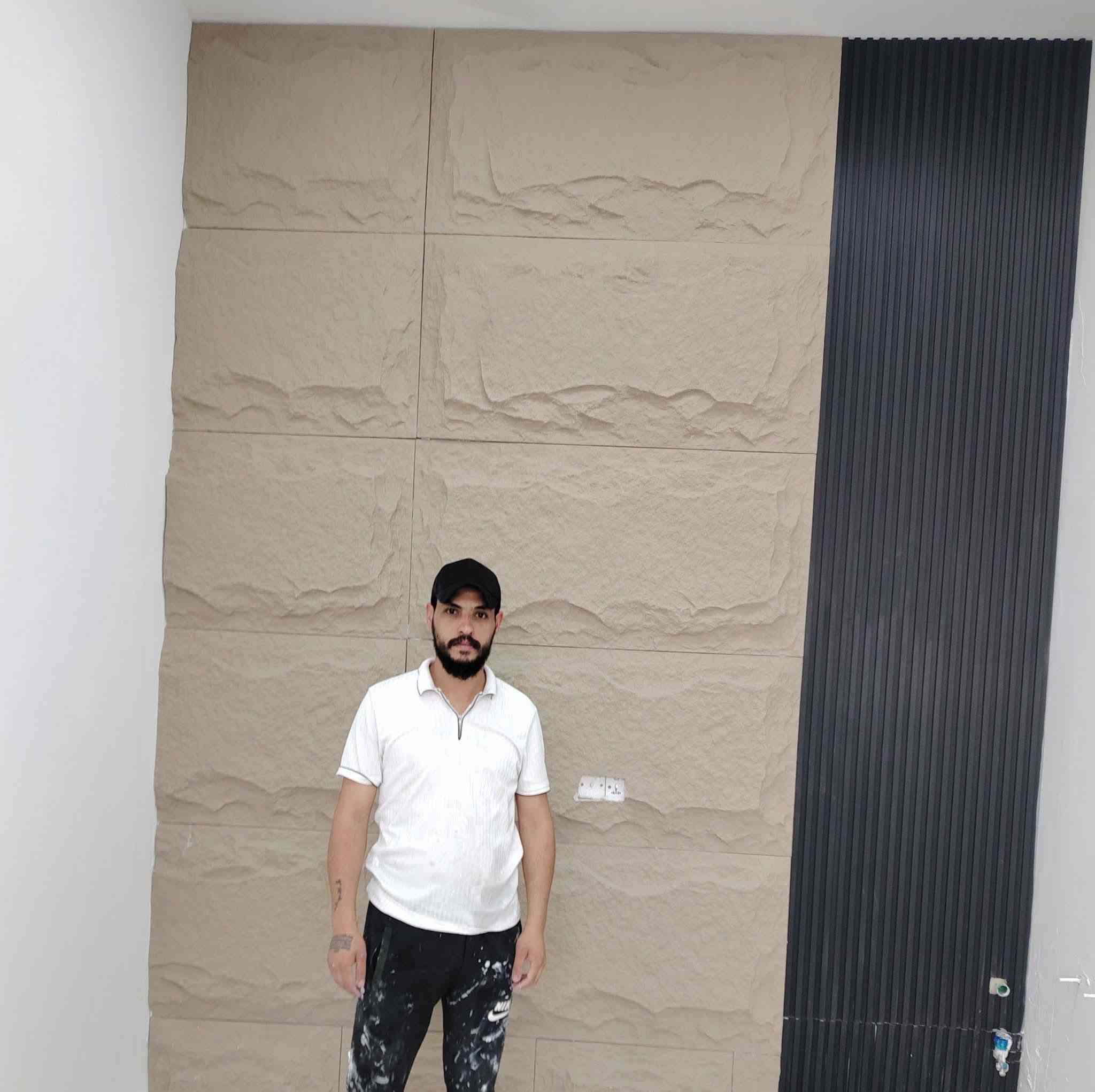 سلام عليكم خلفه صباغ اشتغل جميع انواع الأصباغ والديكور الداخلي والخارجي اتصل وبل خدمه ***********
