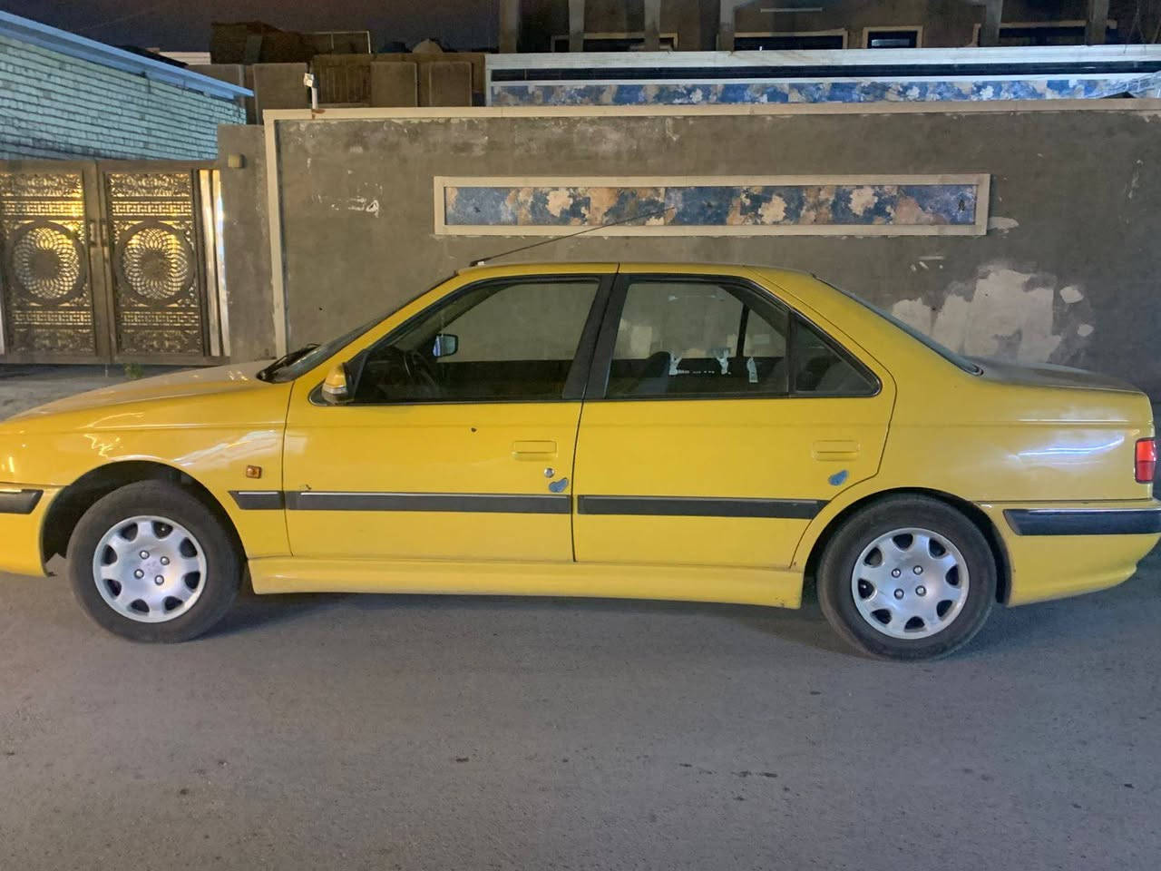 سلام عليكم بيجو بارس موديل ١٥ تبريد وتدفئه كله شغال خير من الله تخم تاير جديد صدر جديد السعر ٤٥ بيه مجال مكان بغداد البياع باسمي السياره السياره بدون خياس ابد *********** واتس اب حته شاشه شادله دوسات كل خياس مابيه ابد والتوفيق من الله
