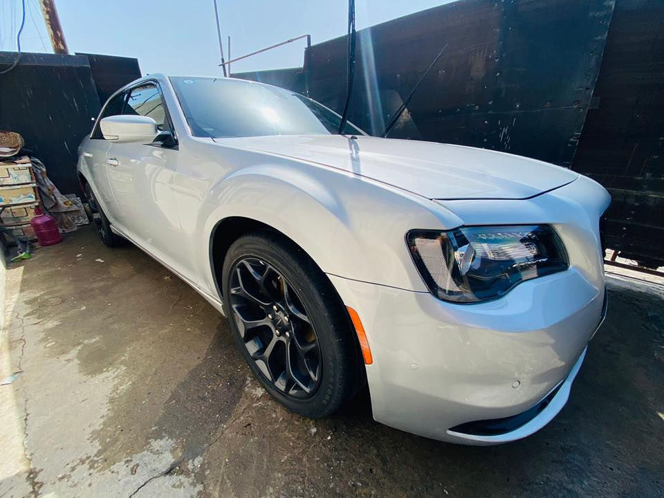 السلام عليكم للبيع فقط 
اوباما 2022 S
ماشية 48000 ميل
الحادث جاملغ امامي عكس السايق + باب كلير امريكا 
بدون ايرباك 
بدون شاصي
السعر 27300 وبيهة مجال
للاستفسار *********** ابو كرار
