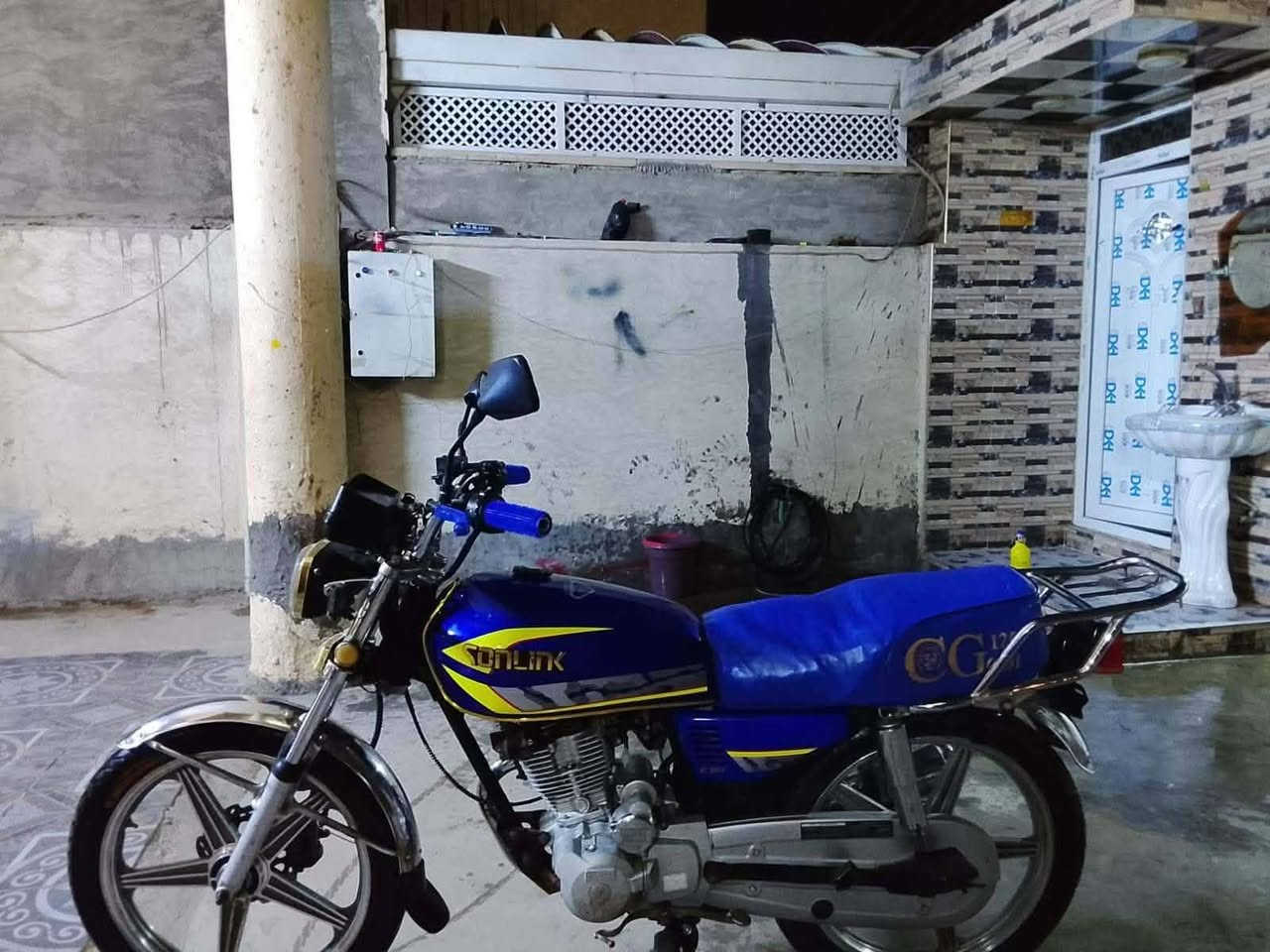 سلام عليكم دراجه ايراني 5 كير محرك 150 موديل 22 بدون اوراق مكفوله كفاله عامه  سعر 775 او بيه مجال بصيط للستفسار  ‏‪***********‬‏

‏‪***********‬‏
