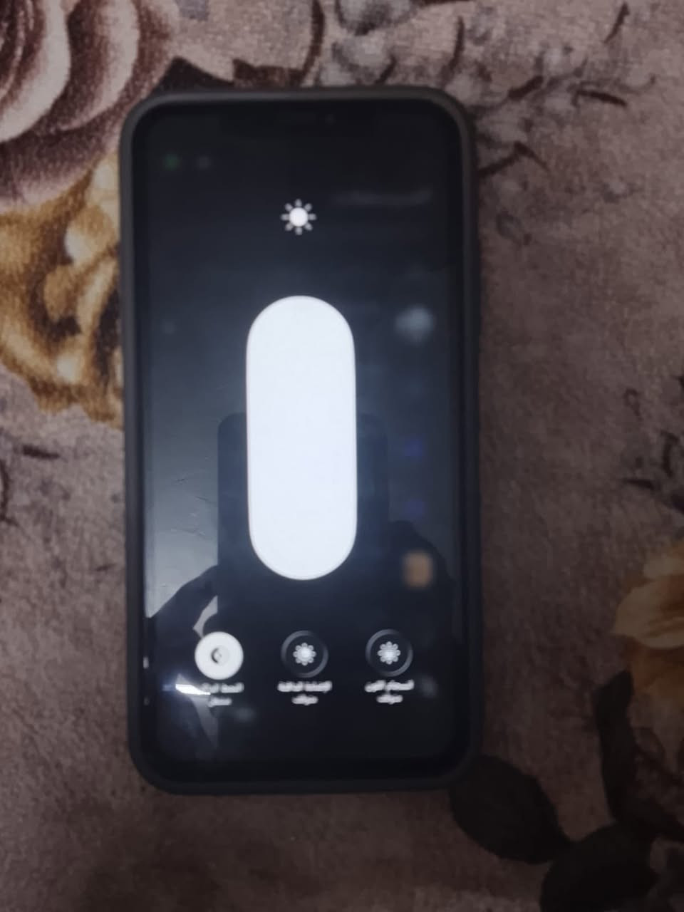 السلام عليكم
---
للبيع آيفون 11 برو ماكس - مستعمل

📱 المواصفات:
الموديل: iPhone 11 Pro Max  
الذاكرة: 256GB  
الحالة: شغال 100%، الجهاز مفتوح ونظيف

✅ الشغل اللي بيه:
شاشة مبدلة
بطارية مبدلة
الظهر مفطر مثل ما موضح بالصورة

⚠️ الملاحظات:
Face ID واكف
الظهر الخلفي بيه فطور
باقي الجهاز شغال طبيعي، الكاميرات والصوت والشبكة تمام

🚫 الملحقات: جهاز فقط بدون كارتونة وشاحن  
💰 السعر: 280 ألف دينار قابل للتفاوض البسيط

مناسب للشغل، الاستعمال اليومي، وللي يدور جهاز رخيص بأداء قوي.

للتواصل واتساب 📩 [***********]  
المكان: جبيريه الثانية
---
