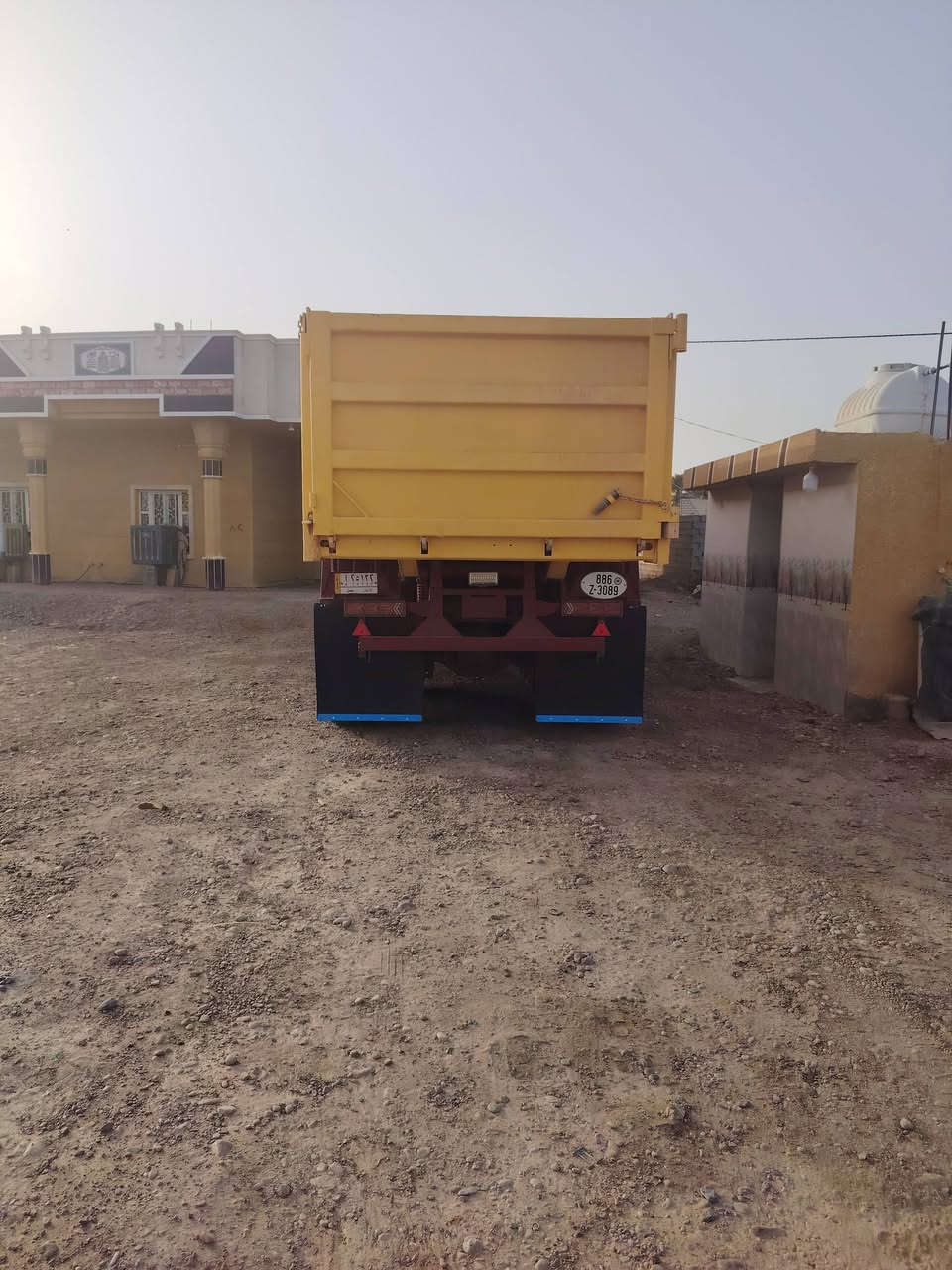 للبيع موديل ٨٢ راس تريله سكس ويل ومطوله كير ١٦٠ مجموعه جيئف رباط ٢٤ سبرنك هرمي تخم تايرويل صاج مكينه كصه من بره بدي جعب مايلر جديد رقم انبار بسمي السياره مكفوله كفاله عامه العنوان بغداد التاجي *********** ***********
