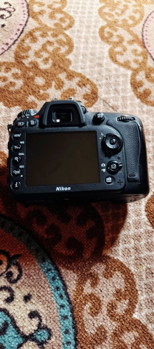 السلام عليكم اخوان كامره نيكون D7100 الغنيه عن التعريف ومعروفه بتصوير ميحاج اقيمهه كامره نضيفه ومامستخدمه هواي شرط النضافه مابيهه أي خلل تجي وتفحص بعينك
الملحقات 

1- عدسه رياضي 70_300  مع هود 

2- عدسه 140_18 مانع اهتزاز  مع هود

3- ستناند ثلاثي 

4- ستناند احادي 

5- جنطه مقسمه + جنطه الاصليه 

6- توصاله صور 

7- كرب 

8- شاحنه الاصليه + مع بطاريه الاصليه

9- حزام كتف 

10- جلاتين احمر 

11- رام 32 

12- الشتر 30K 

 العنون _ بصره قضاء المدينه  توصيل ماعندي 

السعر _ 750 وبيها مجال حق الجيه

المو شراي لايتعبني فدوه لوجوهكم؟


**إذا كنت صاحب هذا الإعلان وتريد حذفه لأي سبب، رجاءا أرسل رسالة إلى الدعم الفني**