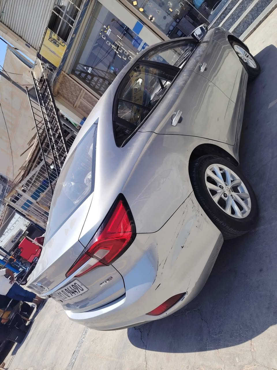 سيارة MG5
موديل 2024
ضمان 6 سنوات بعدها بل ضمان ( محرك و كير و كهربائيات) كله ع وضع الشركه 
‏‎المحرك 1500 تنفس طبيعي 
‏‎كير اوتماتيك 
شاشة ابل كار بلي واندرويد
‏‎تحكم ستيرن جهتين
‏‎مثبت سرعة
‏‎اشاير بالمري
‏‎ ترحيب
‏‎حساس اطارات 
‏‎ويل كب
‏‎عداد المسافة: 60
‏‎وباقي المواصفات المعروفة
السعر مناسب جدا
 76 ورقه بسمي تحويل مباشر 
ملاحظه السياره بيها بارد مكانات كلش بسيه مكفوله من الصبغ والتبديل 
للتواصل 📱 ***********
‏‎متوفر واتساب + اتصال

