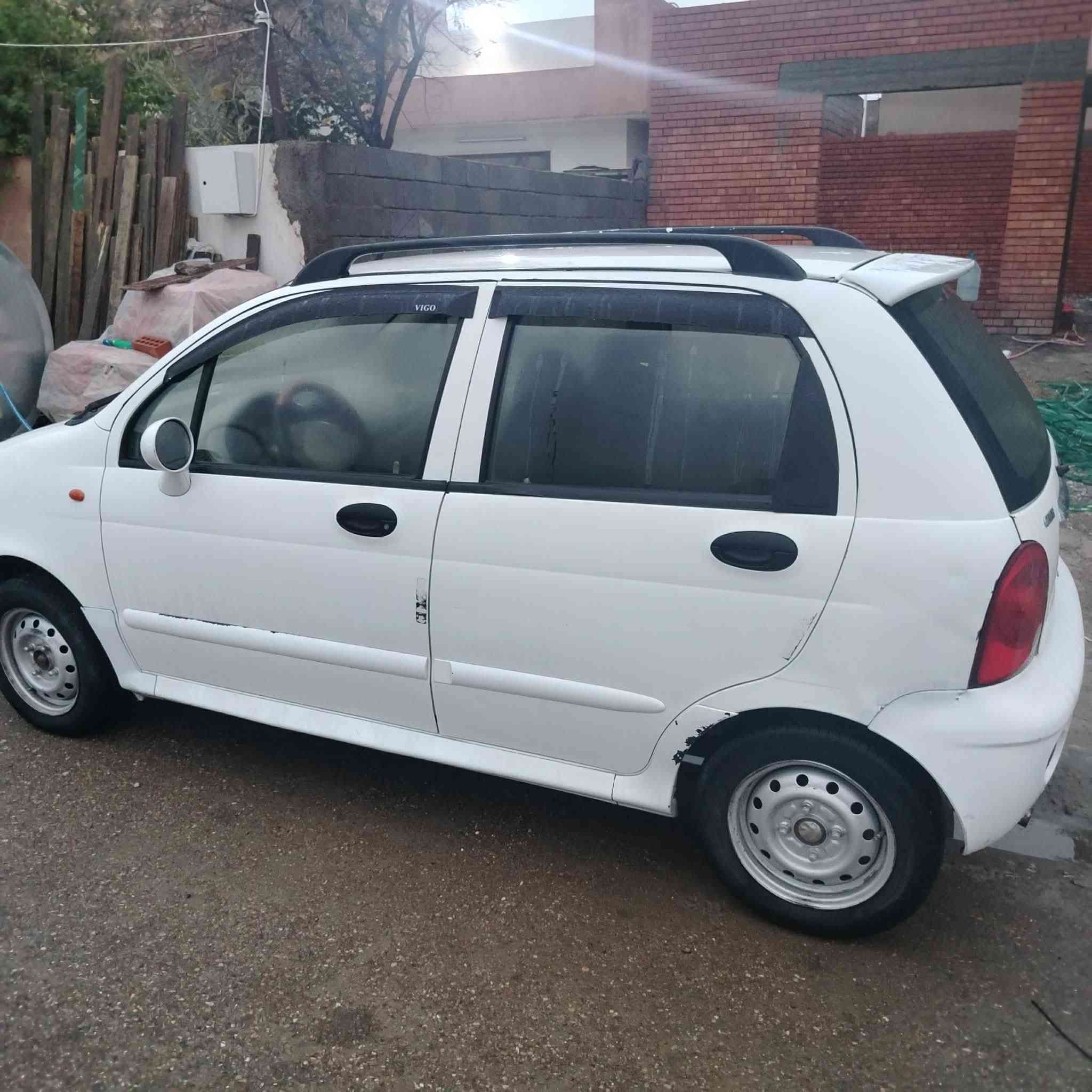 السلام عليكم للبيع شيري كيو كيو 
موديل ٢٠١٢ بأسمي سنوية منتهية ب٢٠٢٥ 
 رقم بغداد الماني 
كير اوتماتيك  تبريد شغال  محرك جديد
غرفتها نظيفه دوشمه جديده 
بيها نواقص كلش بسيطه 
السعر ٢٩ وبيها مجال بسيط 
عنوان بغداد الدورة شارع الشرطه 
الاتصال *********** بي وتساب
