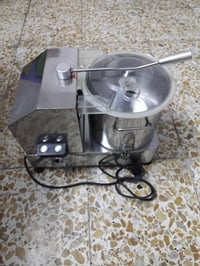 من رخصة الادمن المحترام عندي خلاط حمص وجميع الصوصات10 لتر للبيع السعر ...