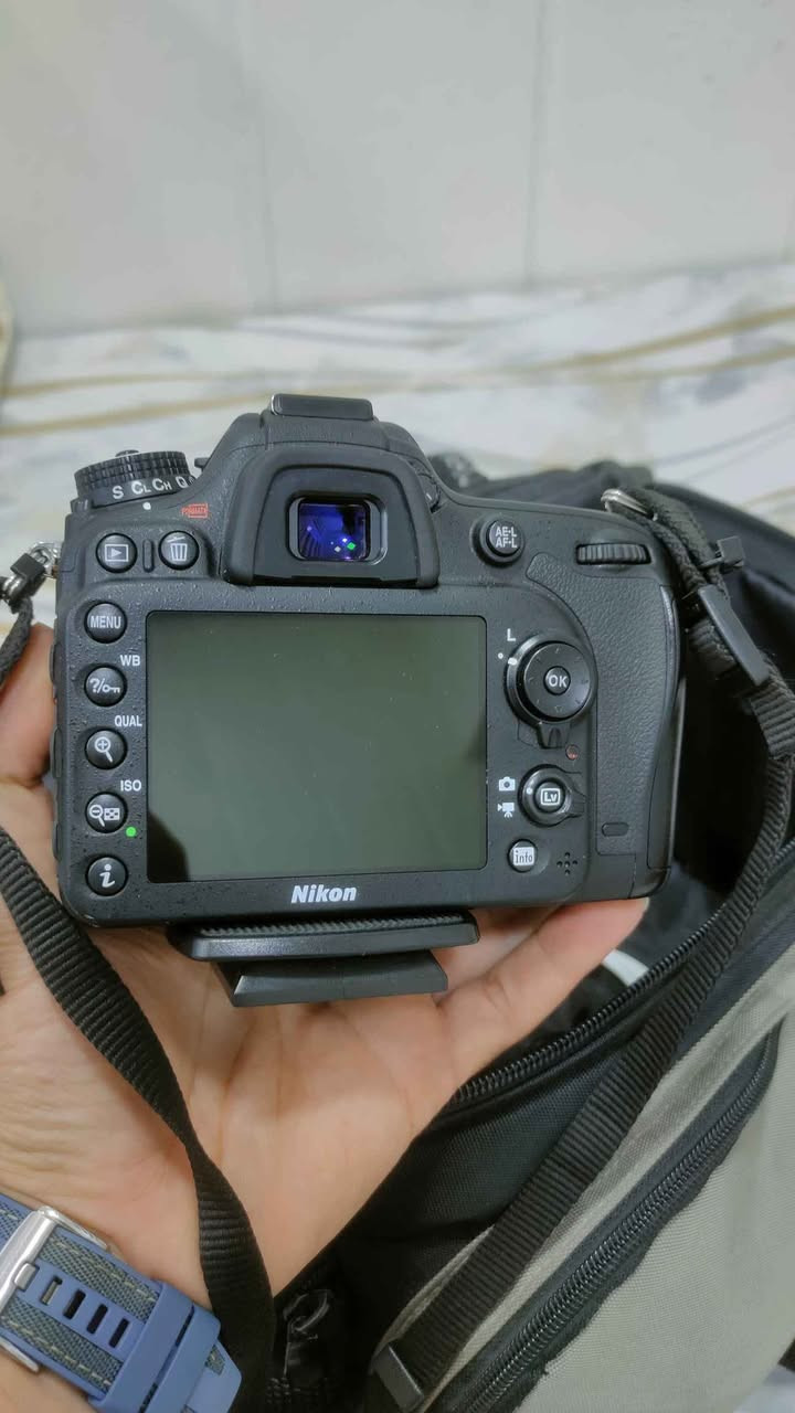 Nikon d7100
للبيع استخدام شخصي نظيفة جداً غراض كامله وياها ستاند ماركه مثبت تصوير موبايل جنطه ماركه قبغات للعداسات كامله عدسه 50m وياها فلاش تصوير واكرر نظيفه جداً استخدام شخصي السعر مليون وبيها مجال كركوك, العراق


**إذا كنت صاحب هذا الإعلان وتريد حذفه لأي سبب، رجاءا أرسل رسالة إلى الدعم الفني**