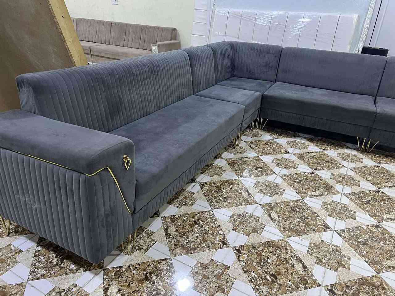 بؤ فروشتن
١٠ نةفةريية
***********
