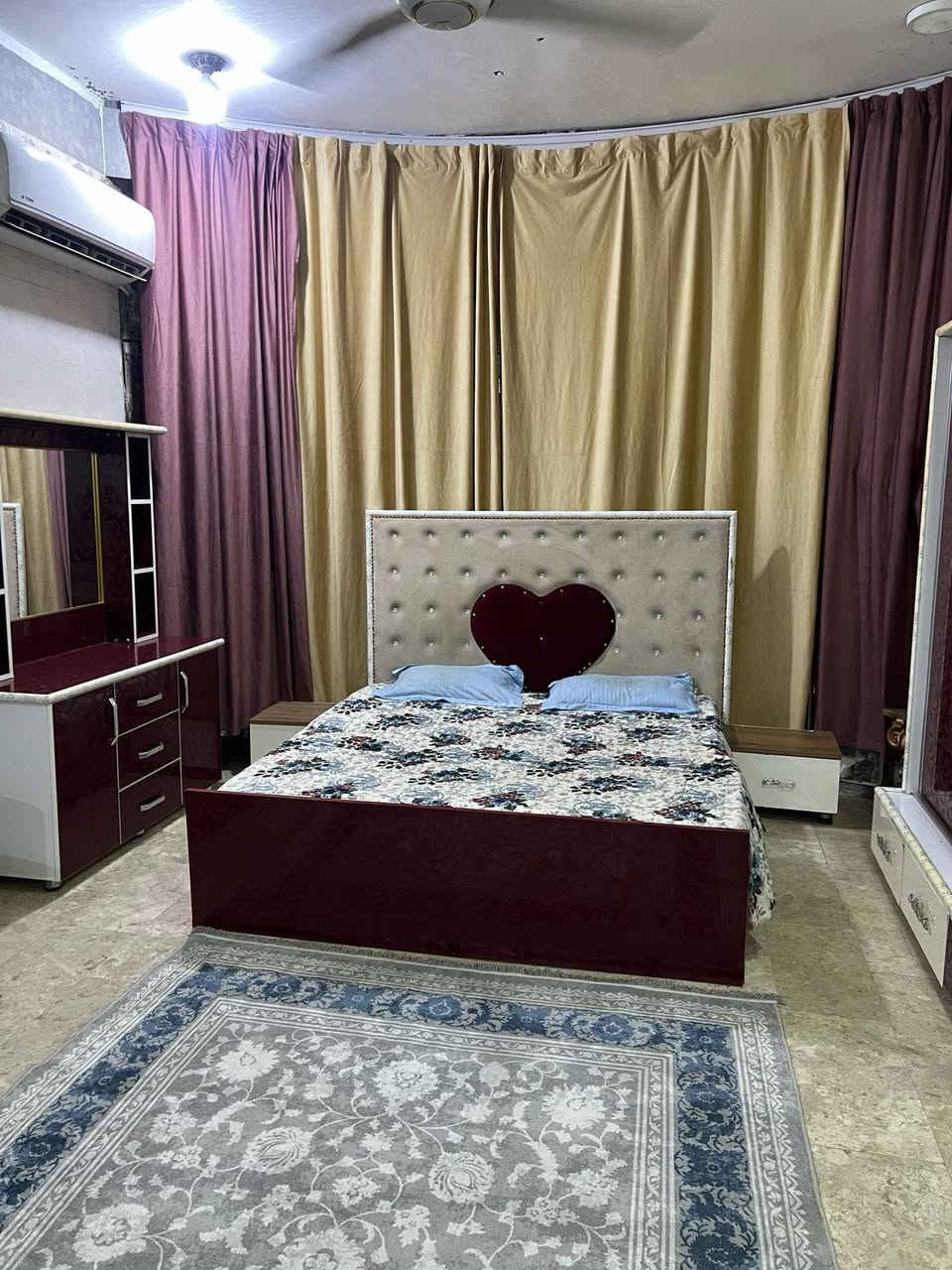 السلام عليكم غرفه للبيع ضخمه نظيفه السعر325للاستفسار اتصل على الرقم *********** كربلاء, العراق
