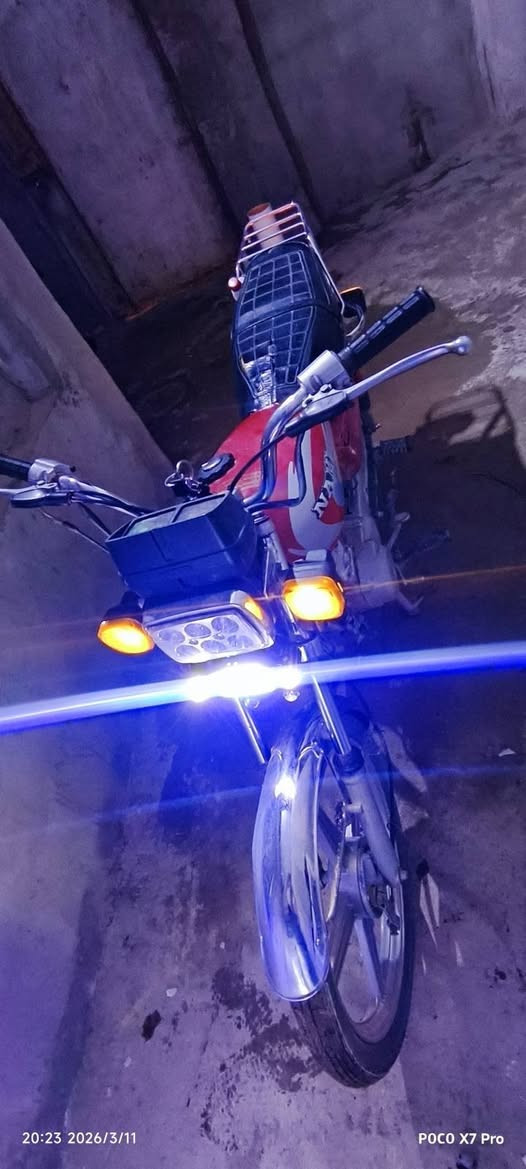 سلام عليكم
اللببع او مراوس اوتماتيك  متياز 23
كامله اوراق ستنساخ 
ممافتوحه 
سعر 500
***********
واتساب
