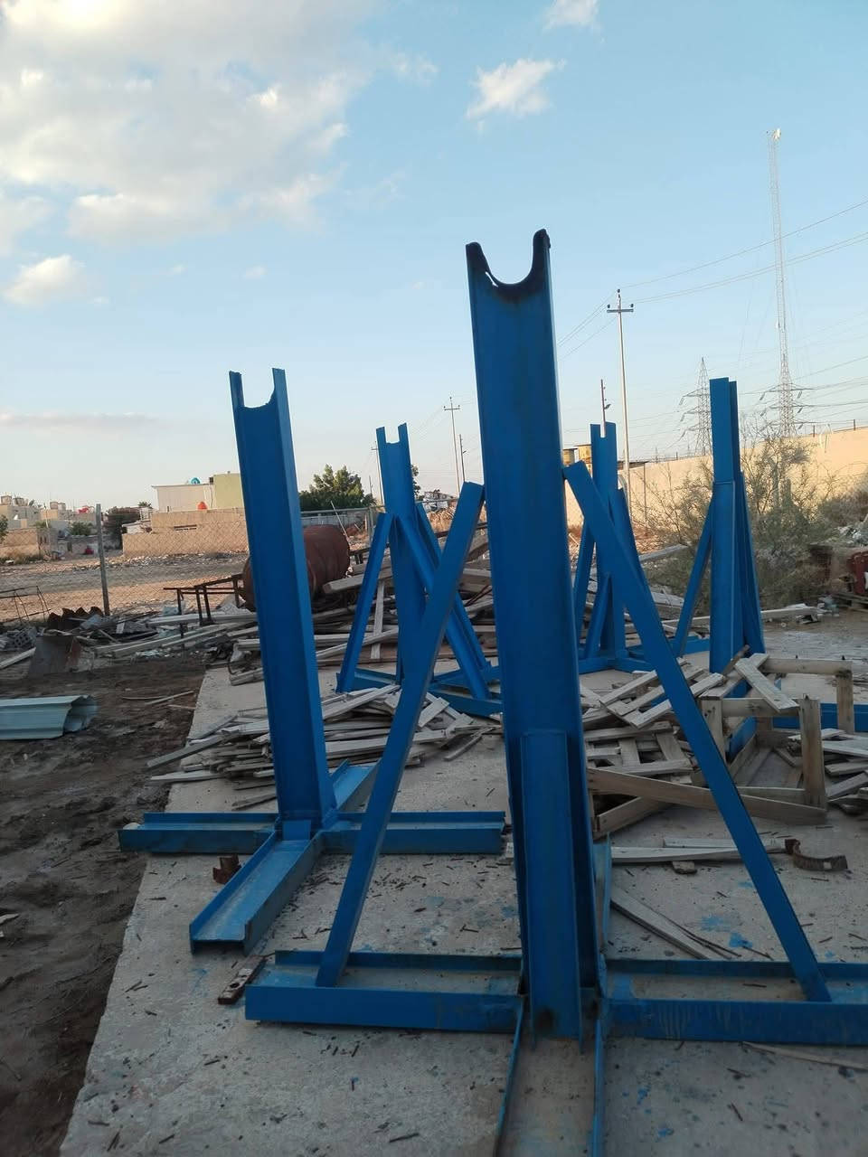 للبيع:معدات تسليك الظغط العالي 
ستاندات
بكرات تسليك
ماسكات 
بكرات سحب (ساك)
بكرات حبل 
جوراب سحب 
الاستفسار اكثر 
***********
