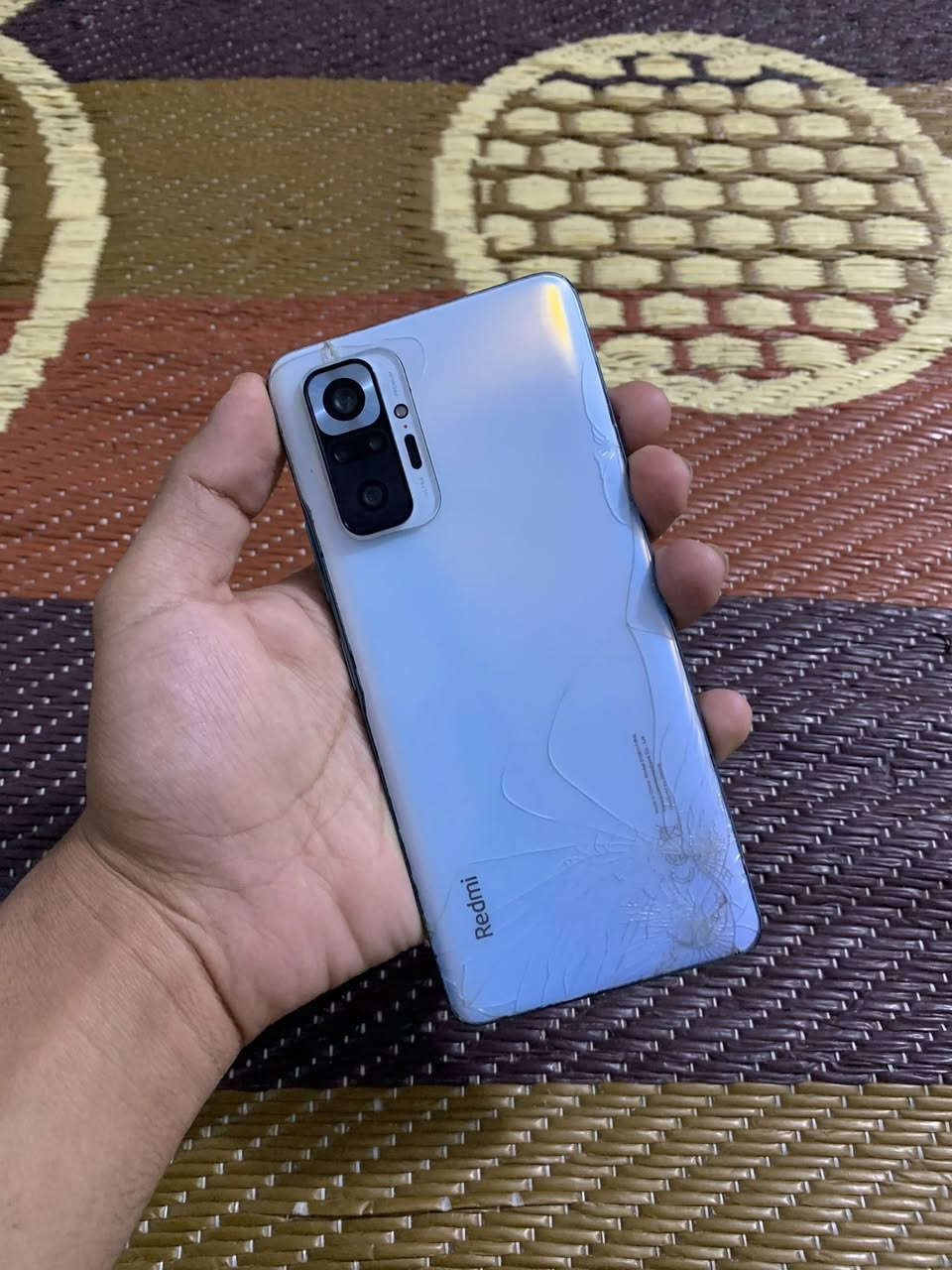 السلام عليكم
Redmi Note 10 Pro 
ذاكرة 128
معالج سناب دراكون 732G يعني ببجي 60فريم 
بي فطر بالشاشة من صفحة بس مامأثر عل لمس
والظهر مفطور 

سعرة 100قفل
العنوان الرمادي حي البكر قرب النادي الملكي 
للاستفسار اتصل وتدلل ***********
