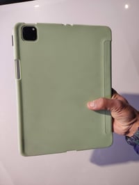 ايباد ١١ برو ماكس • ٢٥٦ • قابل للتفاوض