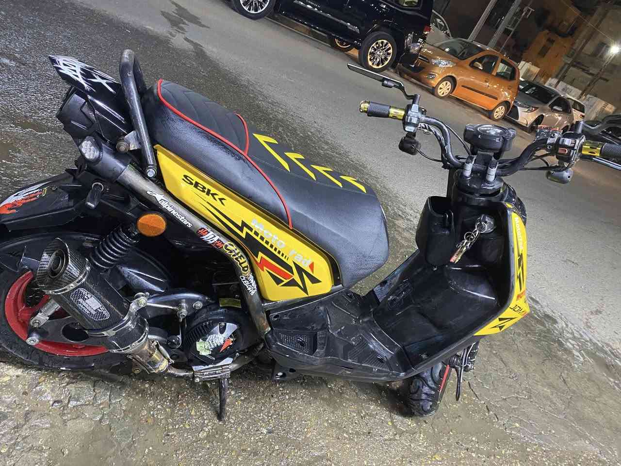 السلام عليكم دراجه سكنس جبلي دراجه بلجيس الله يشهد مامتعوبه وبيه تزويدات حلوه وصالنصه رياضي دراجه مكفوله كفاله عامه مابيه نقص برغي دراجه بي وقت نص نكره تخم تايرات جديد السعر 1.350وبيه مجال العنوان الكراده رقم الهاتف ***********
