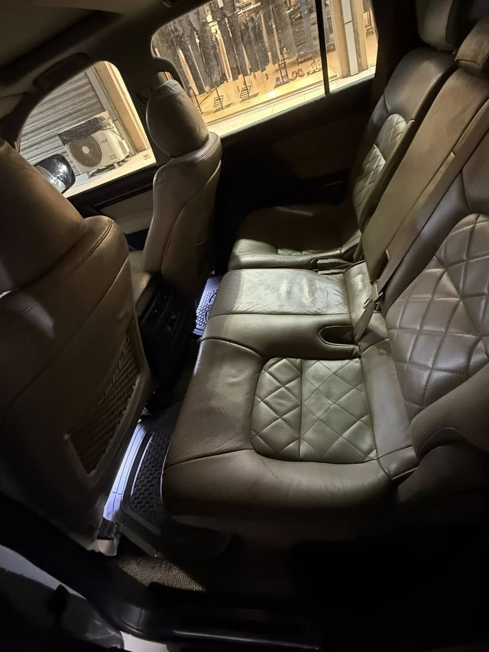 السلام عليكم
لاندكروز 2011 ستينية
رقم اربيل سنوية جديدة
ماشية 137 الف
سيارة جاهزه من كلشي
بيها مكان واحد بارد في المدكر الخلفي كد شبر
مكينة 6 سلندر(مفتوح)
مكان السياره بصرة 
للاستفسار الرقم ***********
السعر 330 وبيها مجال قليل
