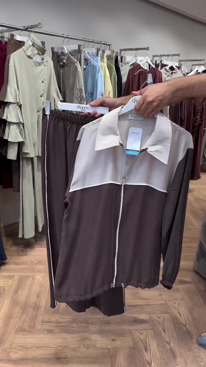 ⁨	⁨	⁨	⁨	⁨	⁨	⁨	⁨	⁨	⁨	⁨	⁨	رقم واحد في مجال  الأزياء النسائية 🔥
تراك سبورت  خامة مودال  صيفي  تصميم حصري كوالتي عالي 🥇 
متوفر 4 اللوان 
توجد خدمة توصيل جميع محافظات العراق 
للحجز والاستفسار مراسلة الصفحة او المراسلة عبر الواتساب  *********** عنوان المحل بغداد حي اور 600 مجاور مطعم جكن سفن او مقابل سنتر حي اور⁩⁩⁩⁩⁩⁩⁩⁩⁩⁩⁩⁩⁩⁩⁩⁩⁩⁩⁩⁩⁩⁩⁩⁩⁩⁩⁩⁩⁩⁩⁩⁩⁩⁩
