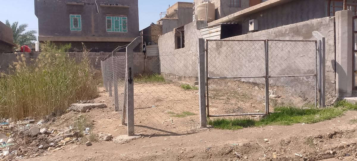 في بابل قطعه للبيع مدفونه ومسيجه سند 25 بسمنه مساحه 100 متر نزاله 20  واجه 5 عنوان ابو خستاوي شارع سيد علي خلف حسينيه الزهراء وتساب *********** سعر خاص
