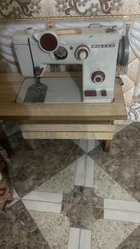 / مكينه خياطه نضيفه حيل كما موضحه في الصوره لمعرفة السعر اتصل 07826696...