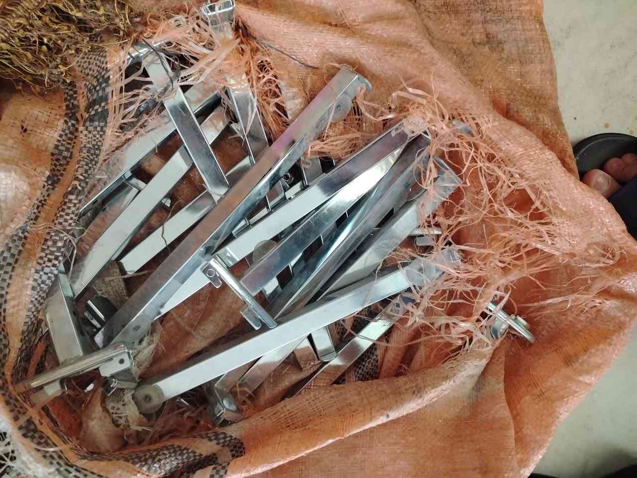 مبردات عدد 2السعر 250 مع رفوف عرض مال محل عدد كبير السعر 300 اليريد يتصل ***********
