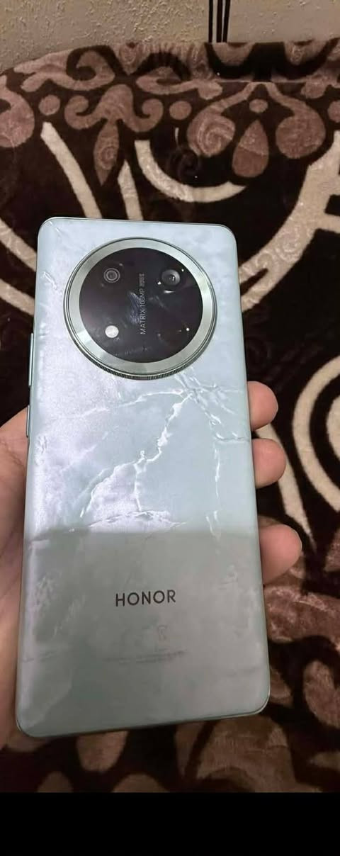 سلام عليكم ورحمة الله وبركاته
جهاز موبايل هونر X9c 5G 12+12 مستخدم
جهاز نضيف كامل ملحقاته عنواني نجف للتواصل واتساب *********** بي واتساب السعر 310 وبي مجال
مامفتوح (فقط مكان الشريحه موضح بلصوره)  تفتح وتسد طبيعي مأثر عليها نهائيا

