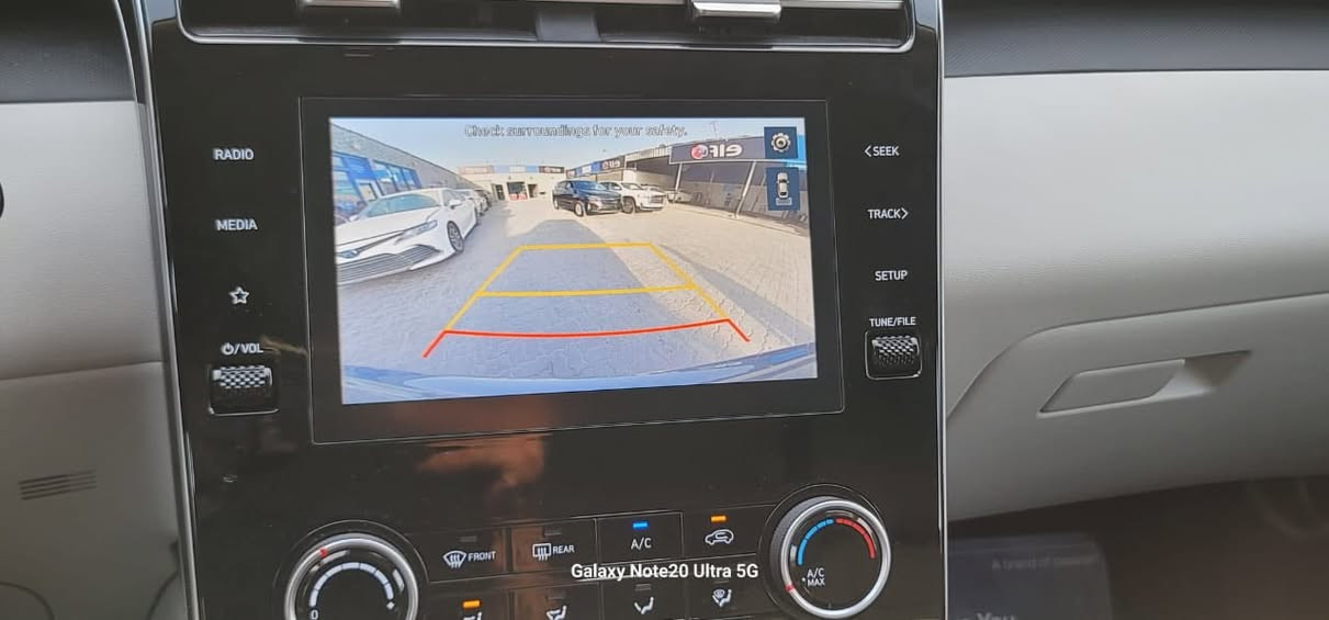 توسان موديل 2024 بدون رقم تترقم جميع المحافضات   لون سمنتي داخل ابيض واسود لونين مواصفاته كامره خلفيه ردارات وره وكدام وعلى الجوانب جامات جانبيه شفط كشنات تدفئه تبريد شاشه كبيره  لايت زنون ابيض  ماشيه 16الف مكينه 2500 جي دي اي سياره كلين وسوناره وحادثه مرفق مع المنشور غراضه كامله موجوده من جك وسبير السعر 203 وبي مجال قليل مكان السياره المثنى السماوه  *********** متواجد على الواتساب
