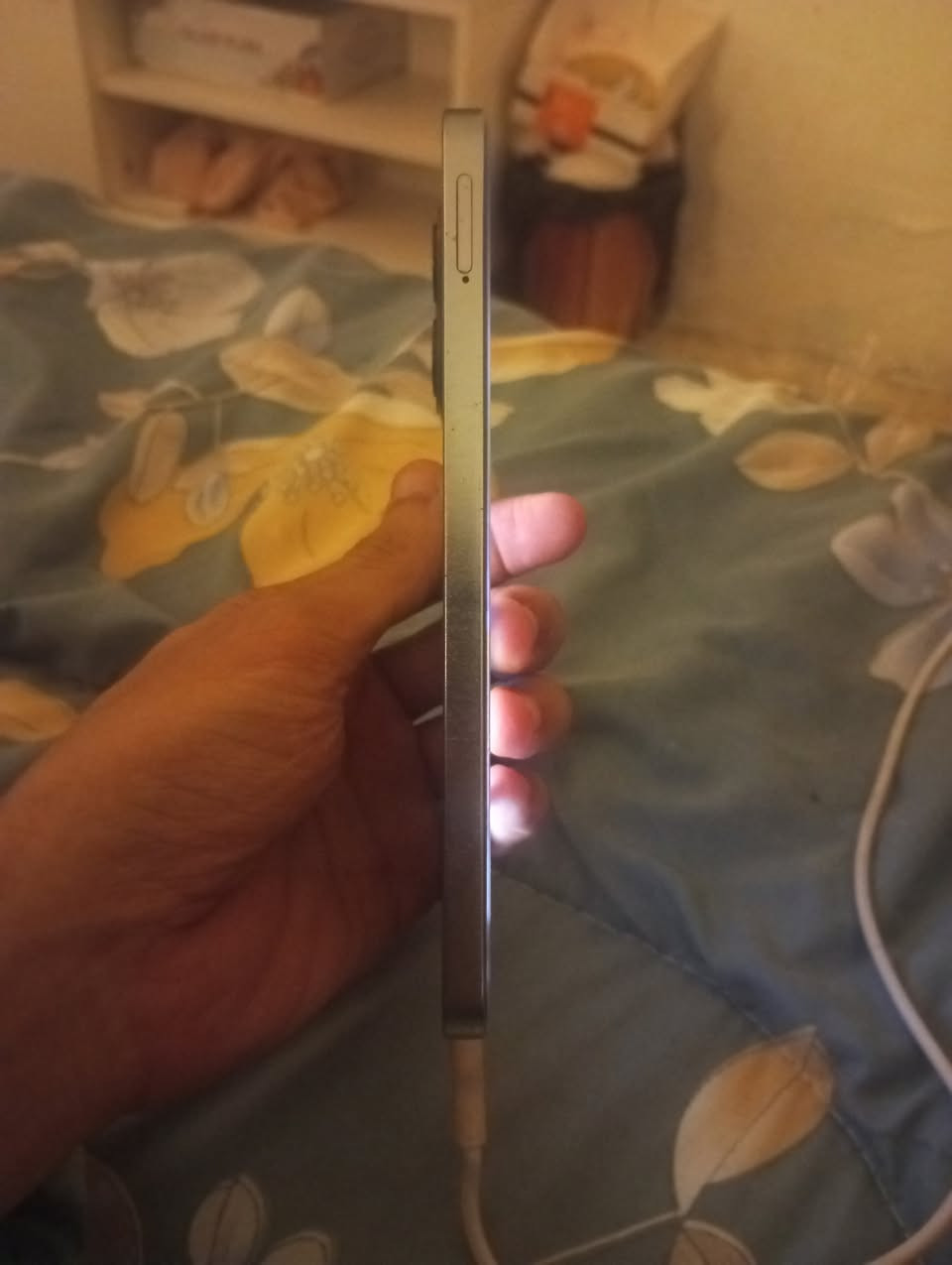 السلام عليكم هونر x8a ذاكره 128 رام داخلي 8+8 جهاز بدون ملحقات نضيف ما بيه فطر بل شاشه سعره 150 مكاني الحرية *********** موحود واتساب وخط
