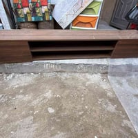 ميز • ٢م • نضيف