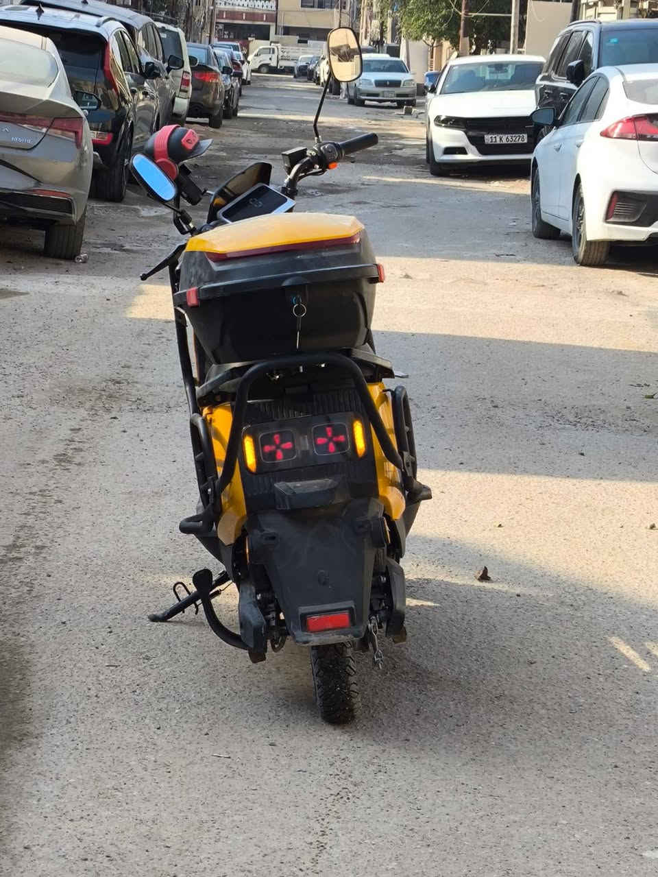 سلام عليكم دراجة ام عيون نضيفه وباتريات 6جدد لوك كامله مكمله عله اخر حبايه شغل واطلع بك ومثبت سرعه واشاير وشلعه كامله مكاني حي الجهاد بغداد سعرها650استفسار***********
