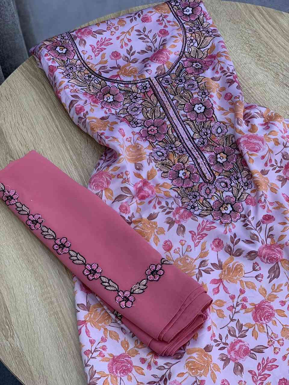 مخاویری لەچکدار / ٢٥ هەزار✨🎀
بۆ بینینی بابەتی زیاتر سەردانی پەیجی انستاگرام بکەن📥

https://www.instagram.com/gona_boutique?igsh=MTA5bnZsZ2hka3d6eQ%3D%3D&utm_source=qr


**إذا كنت صاحب هذا الإعلان وتريد حذفه لأي سبب، رجاءا أرسل رسالة إلى الدعم الفني**