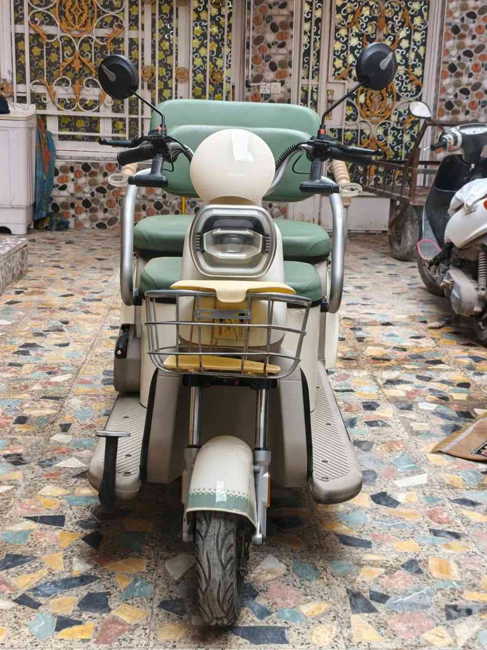 سلام عليكم  دراجه شحن لذوي الاحتياجات الخاصه جديده بمعنى الكلمه  سعر950 العنوان مدينه الصدر هاتف ***********
