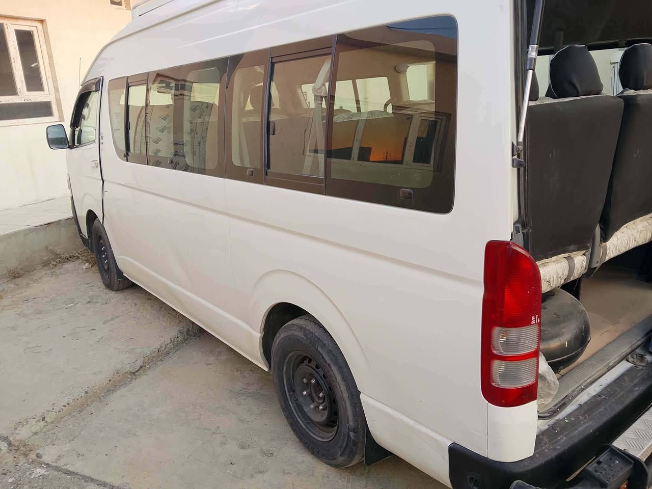 سلام عليكم.هايس موديل 10ضررها باب خلفي جنطه صبغ مكانات باردالسعر 210بيها مجال 
سياره خير من الله غرفتها جديده  للبيع او امروس اب نيسان يورفان أو استاركس . للاستفسار خاص أو واتساب ***********
