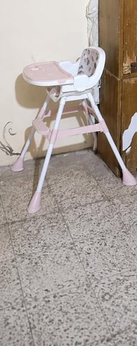 كرسي طعام • جديد • قليل الاستخدام