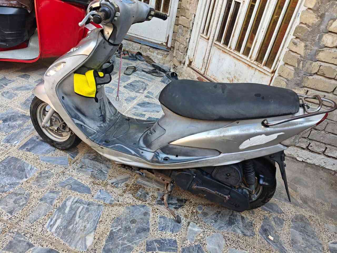 سلام عليكم ماكس منغولي للبيع دراجه بلادي ما مفتوحه مكينه سلف شغال و بلادي كابريتر بلادي كهربائيات شغاله كفرات بلادي دراجه نضيفه الاستفسار رقم ***********
