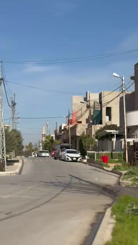 بيت للبيع المزارع الأولى 150  متر طابو ملك صرف اتجاه جنوب 7.5 * 20 يحتوي على غرفتين  و صالة واستقبال فارغ تسليم فوري فرع كريستال مول فرع مرتب للإستفسار اكثر مراجعه المكتب او الاتصال على الرقم التالي (*********** )
والسعر مناسب 🏠
