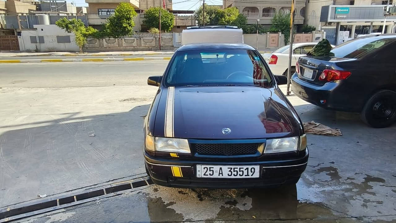 🌟 للبيع بطل .. سيارة نظيفة ومعدلة بـ "الباكيت" 🌟
​محبي النظافة والترتيب، سيارتي للبيع وبحالة ممتازة، تبارك الرحمن "شغل وتوكل" ما محتاجة منك غير دهن وبنزين وتتونس بيها!
​✨ مواصفات السيارة:
​اللون: أسود بيذنجاني (ملك الألوان، فد شي مميز بالشمس)
​السنوية: جديدة وتدلل (تجديد حديث)
​التبريد والكهربائيات: كهربائيات كاملة وجديدة (كل دكمة تعمل)
​التأسيس: صدر السيارة جديد بالكامل (نعومة بالمشي)
​التايرات: طقم تايرات جديد (نقشة مرتبة)
​المنشأ: وارد ياباني (غني عن التعريف بالتحمل)
​الإضافات: سنتر لوك شغال
​المحرك والكير: شرط الفحص (نظيف ومابيه أي نقص)
​الوثائق: السيارة باسمي (تحويل مباشر وبدون تأخير)
​💰 السعر: [اكتب السعر هنا] $ (بيها مجال بسيط للطيبين)

مكان كركوك  تواصل واتساب ***********
