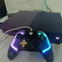 🎮 للبيع Xbox One S 1TB نسخة خاصة بنفسجية 🎮 السلام عليكم، للبيع Xbox On...