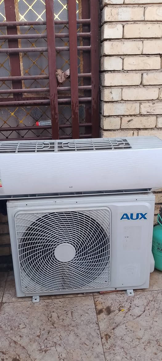 مكيف توسوت طنين شغل تبريده خير من الله سعره 250 وسبلت هايسن طن ونصف كمل حملة ورمونت وكيبل وبوري صغير موجود نقص بوري كبير غاز ومقفول بي ضمان اسبوع سعره 275وسبلت اوكس طنين قطعتين داخلية وخارجية فقط سعره 275مكاني بالزعفرانية حي الامانة لمعلومات ***********
