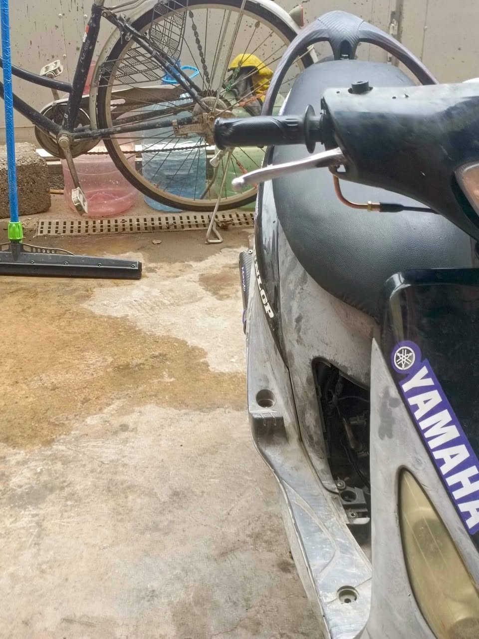 السلام عليكم ب350 مكاني بغداد الشعب
شغاله نقصها هلال الهندر او شخاطه مال سلف شغاله شغاله مكينه 55 طيارة ارضيه ***********
