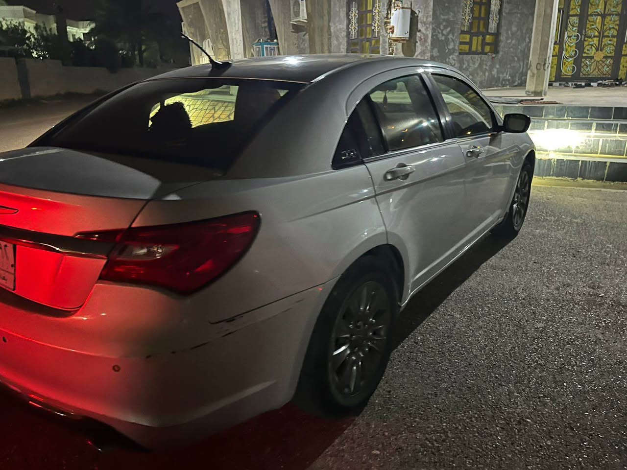 كرايسلر c200 وارد أمريكي كفالة 
بيها نسبة غرق بسيط 
2012  محرك 4 سلندر 2400 
محرك كير كفالة 
تبريد ثلج ❄️ 
مثبت سرعة  
رقم بغداد باسمي تحويل ثاني يوم 
السعر 90 $ 
مكان السيارة الانبار 
للأستفسار
*********** بغداد, العراق
