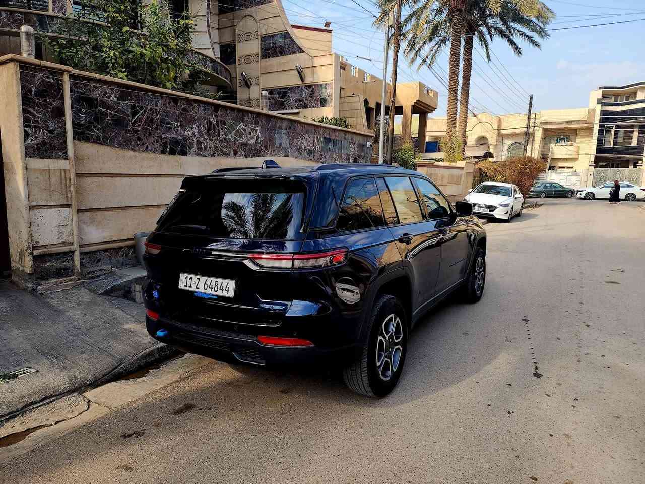 قطعة نادرة 💫
Jeep Grand Cherokee 4XE Trail Hawk
2024. بلك ان 🔴كهرباء 🔴 بانزين 🔴 هايبرد
 تو كولر نيلي واسود + تطعيم ترايل هوك تركواز 
انضمة قيادة الجيب اضافة الى النمط الصخري الروك
السياره جكات تتعله وتتنصه اعلى من الاوفر لاند واللمتد بالوضع الاعتيادي مري كهرباء شفط كشنات تدفئة تبريد معربة عربي البلاد مالته نظام srt  ٣ شاشات كامرة امامي خلفي رادارات حساسات مواصفات فول السياره حادثه دعامية جعة اليسره الامامي فقط يعني السياره كلين وايرباك كله سليم بدون ايرباك بيه تكحيل بسيط بالجاملغ اليسره بالنقل مطخوخه السياره ماشية 45 الف ميل السياره بأسمي وموجود وتساب *********** السعر 390 ورقة  .
