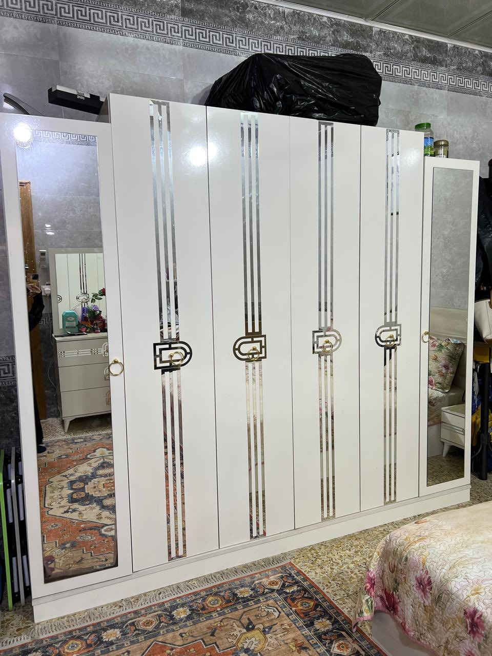 الغرفه 350 الكاونتر 500 الديوان والبرده250 الطخم400 العنوان كربلاء حي الإمام علي للاستفسار ***********
