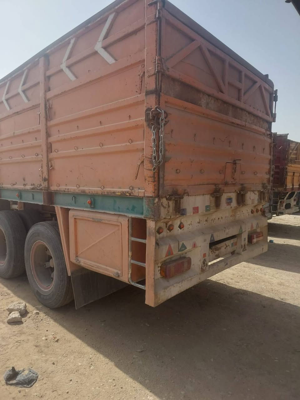 عربياين عدة اثنين اجناب شغالة براد 14شاصي مكفول تخم تاير وحدة وثانية نص عمر الطول 12وتص جهازة من ابريك كهرباية جهازة كبل للشغل السعر اتصال على الرقم ***********
