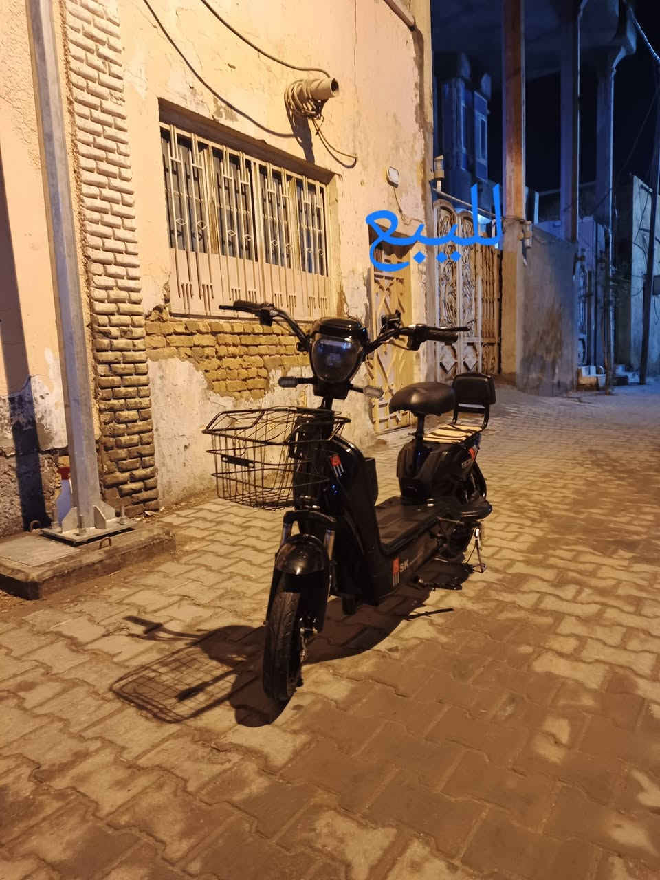 السلام عليكم
دراجة شحن للبيع 
موديل 2025 
لايت زينون عالي ناصي 
 اشاير يمنة يسرة
هورن 
3 نمر 
السرعة 99 مو حقيقي 
الحقيقي يطلع 75 
اي عطل يبين عندك بلشاشة 
بريك امامي وخلفي قويات 
قفل تاير 
بصمتين وسويجين ومفتاحين قفل تاير 
جك خلفي وامامي 
سلة تخلي بيها غراضك 
+ جكمجة 
بلوتوث 
ابيعه فارغة بدون بطاريات 
الدراجة عوزهة بطاريات 
العنوان السماوة 
السعر 125 الف وبيها مجال ♥
الي يريده يجي خاص وبي خير ويتدلل


**إذا كنت صاحب هذا الإعلان وتريد حذفه لأي سبب، رجاءا أرسل رسالة إلى الدعم الفني**