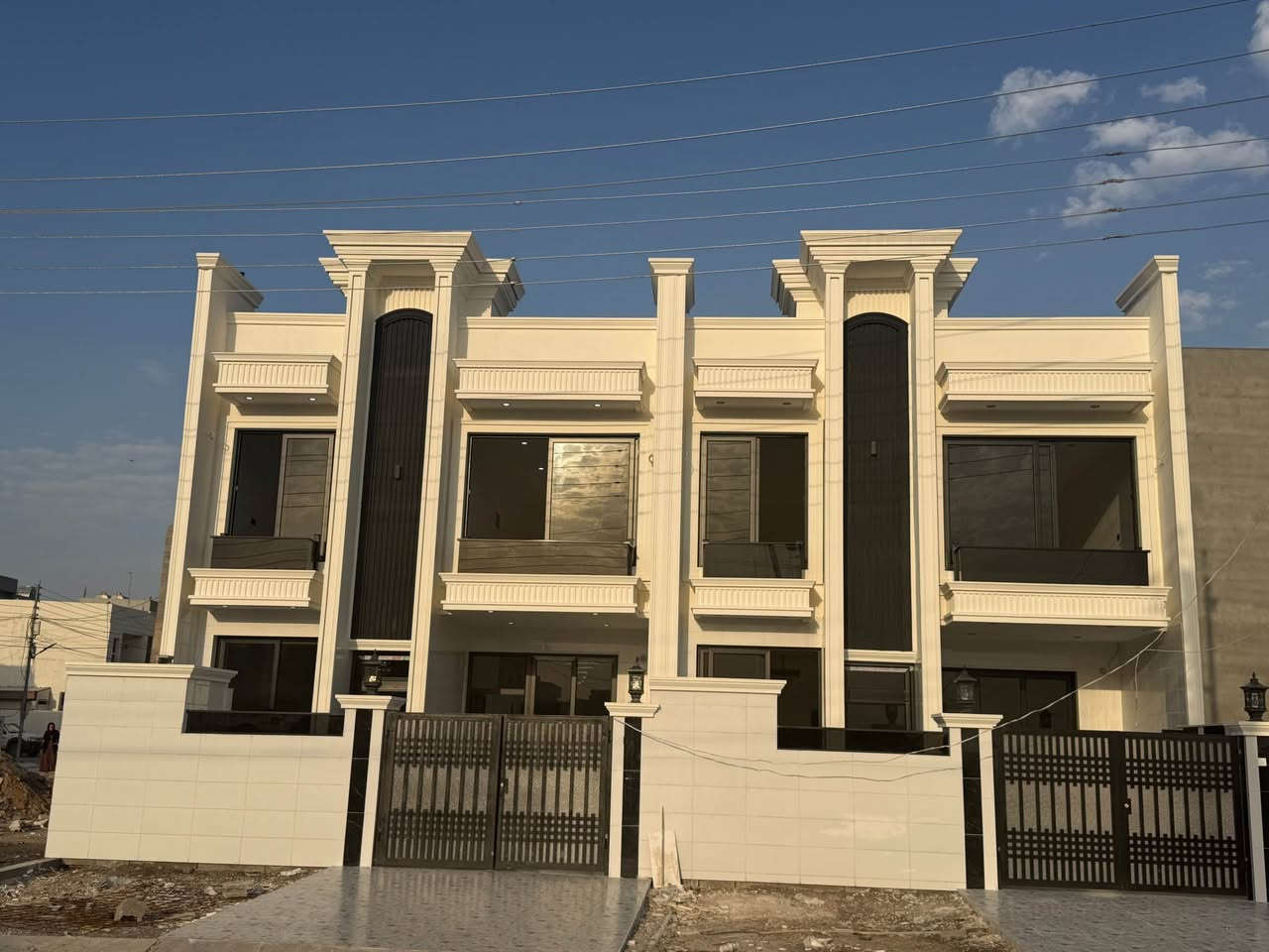 #شوێن || هەولێر || حي فرمانبران  ||

💥🎯#نرخی گونجاوە ||  #سعر رخیص 

🏦#خانوو 171م  + 171 م مربع   #بيش_شه_قامى_20_ى_تاپۆ  كۆڵانی  ڕووی رؤژ هلات و قبله   

ئەوەی بیكڕی لۆ كرێش 750 هەزار دەكات || فول   || بۆفرۆشتن 

🌍#شوێن || هەولێر || فرمانبران _ نزیك شەقامی 120 ى ||

🧱#ڕووبەریان||  171 م مربع  + 171 متر  

🗄#پێک هاتوەلە||  5  ژوری نوستن مطبخ و مطبخ حمل و ژوري ميوان و مطبخ عمل 2 هۆل و   3 حمام بەیتونە   

💰#نـــرخ  ||     دفترو     وةرقة و  مجالی تێدایە     
📠#بۆ پەیوەندی کردن

📴فایبر واتساب *********** 
📴*********** واتسئاب
ــــــــــــــــــــــــــــــــــــــــــــــــــــــــــــــــــــــ

🏦#بيت 171 + 171 م روكن #علي_شارع_20_للبيع حي خمسة حصاروك  طابو علی  متر اتجاە 

شروق  ای واحد اشتري هذا بیت ایجار مالها 700  الف دینار || فول  || للبیع
 
🌍#الموقع ||  اربیل || حي فرمانبران قریب  من   شارع 120  ||  

🧱#المساحة || 171 م  +  171 م مر بع
    
🗄#یتکون بیت ||  5 غرفة نوم مطبخ و مطبخ حار و استقبال ومطبخ عمل  و 3 حمام  بیتونە 

💰#الســعر ||    دفاترو    وةرقة و  بها مجال  

📠#للاستفسار اتصلوا ........

📴فایبر واتساب  ***********

📴*********** واتسئاب أربيل, العراق
