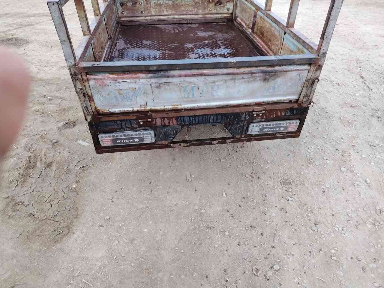 السلام عليكم ستوته للبيع موديل 2010 مقفوله  وشاصي واكسن مقفوله كفاله اوراق ولا صار تريد مراوس بس يكون اوراق لو صار تريد استفسار ***********
