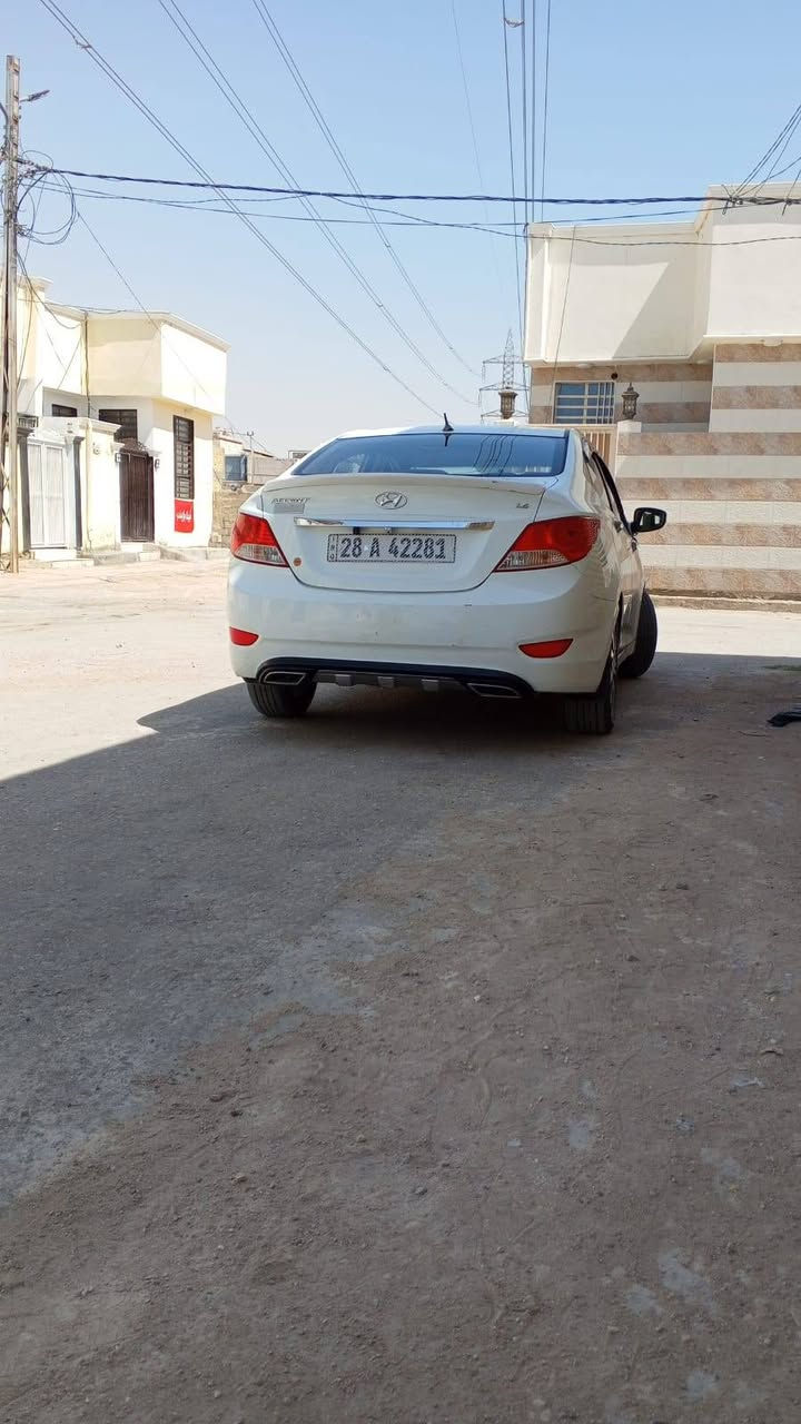 سيارة اكسنت مديل 2015 جاهزه من كلشي تبريد تخم تاير حداديه محرك كير بيه باردات بصيط بل بنيد شبر ودحجه بل باب رقم نجف نكليزي جديد مصفره غرامات جاهزه سياره خير من الله سعر 95 وبيه مجال قليل كلش ال سفسار ***********
